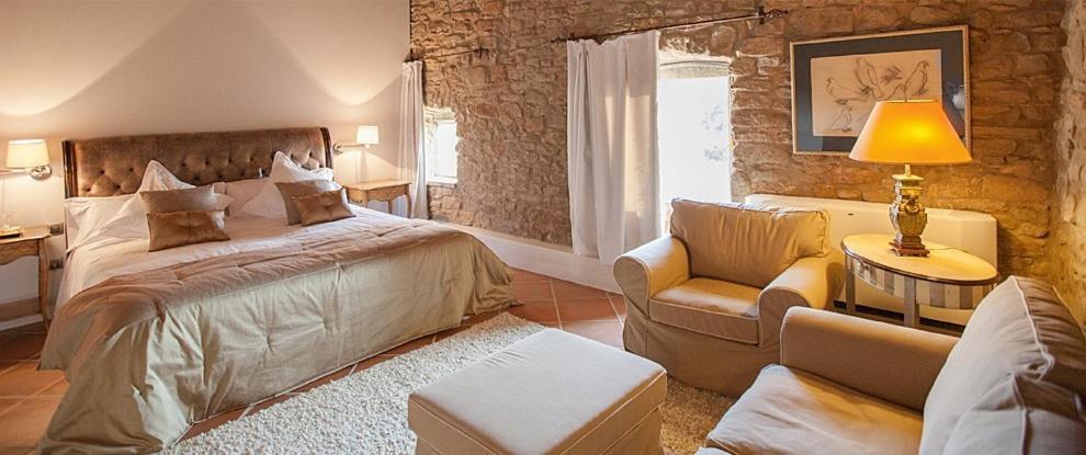 Отель La Garriga De Castelladral Экстерьер фото